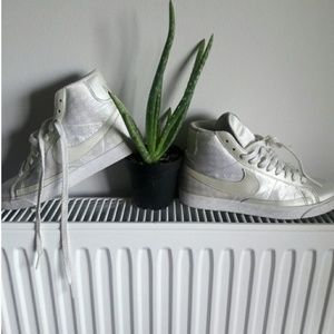 vintage pearl NIKE high top sneakers